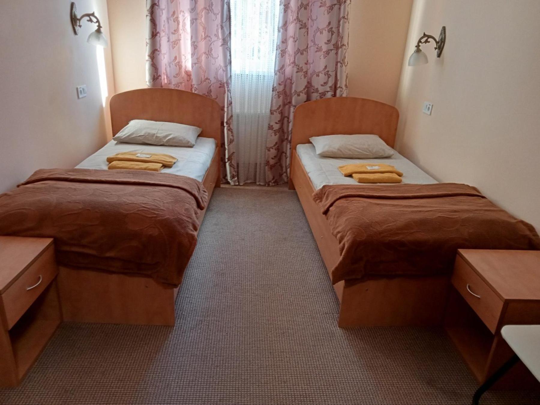 Hostel Iskra إلفيف المظهر الخارجي الصورة